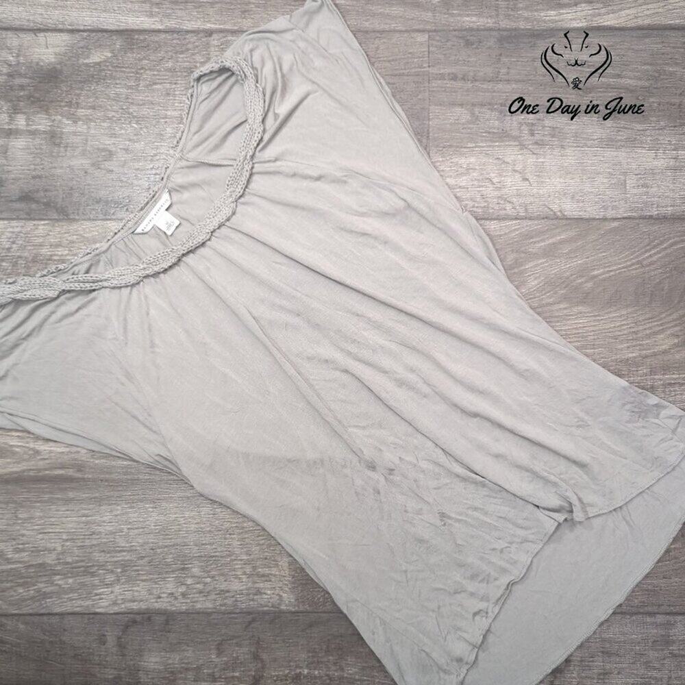 Banana Republic Super Soft Tee Shirt Size M